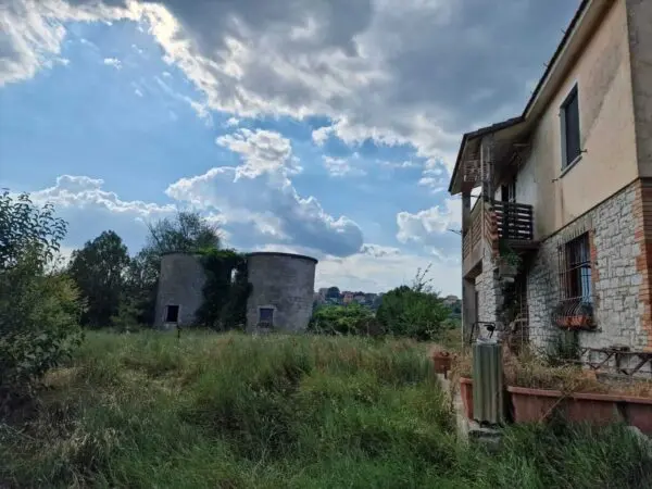 Villa viale Giacomo Matteotti, Avigliano Umbro