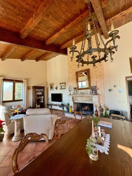 Casale via Vocabolo Ceccotta, Montecastrilli