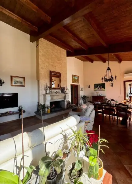 Casale via Vocabolo Ceccotta, Montecastrilli