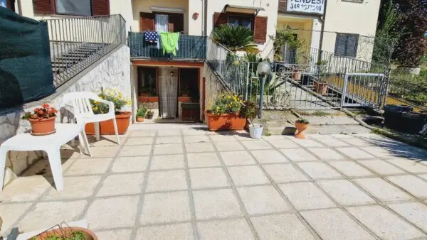 Villa A Schiera via Poggio Fiorito 8, Guardea