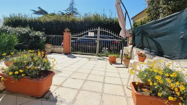 Villa A Schiera via Poggio Fiorito 8, Guardea