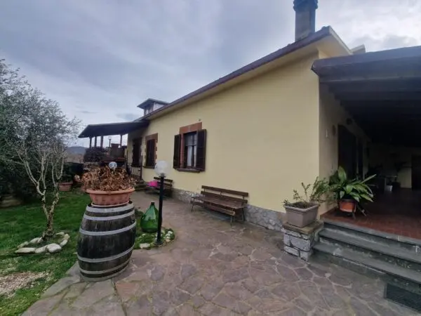 Villa via Vocabolo Settano 21, San Venanzo