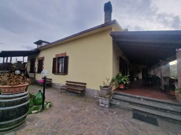 Villa via Vocabolo Settano 21, San Venanzo