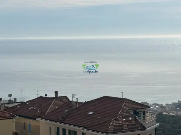 Trilocale via Vincenzo Pelle 8, Alassio