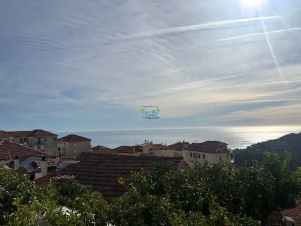 Trilocale via Vincenzo Pelle 8, Alassio