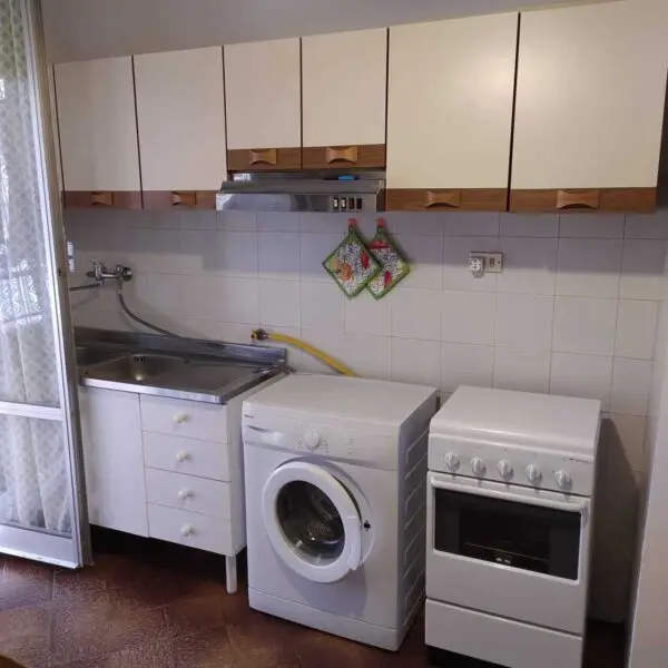 Bilocale viale Litoraneo 10, Sarzana