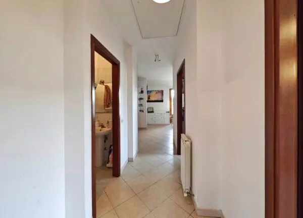 Monolocale via Nave, Sarzana