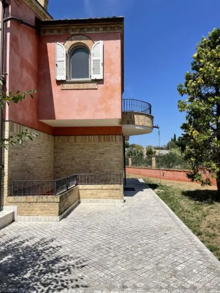 Villa via Passarini, Recanati