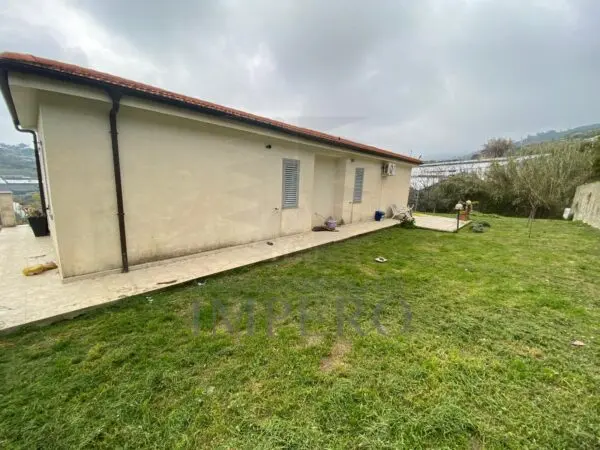 Villa strada Ospedaletti 52, Ospedaletti