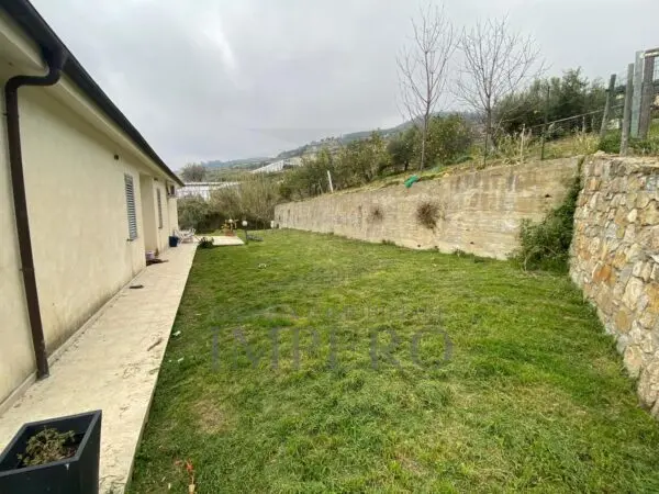 Villa strada Ospedaletti 52, Ospedaletti