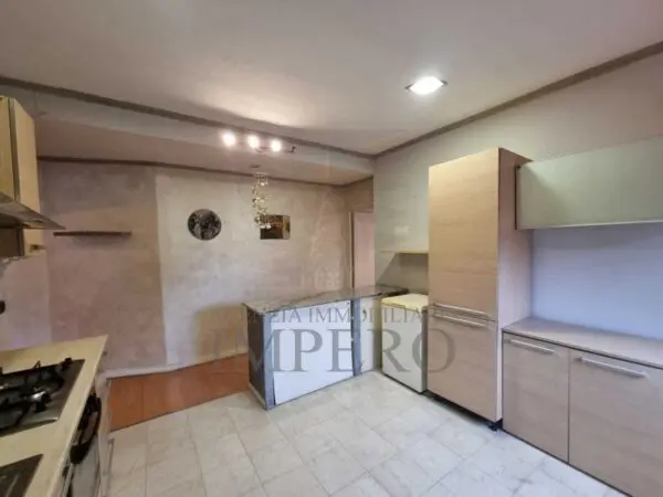 Trilocale via De Amicis 16, Ventimiglia