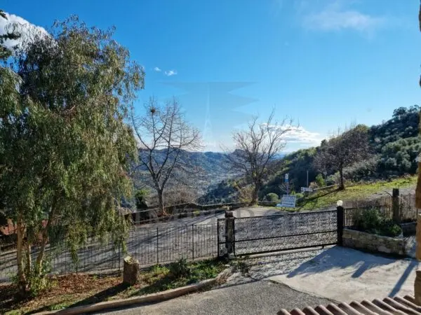 Villa Trifamiliare strada Provinciale, Dolceacqua
