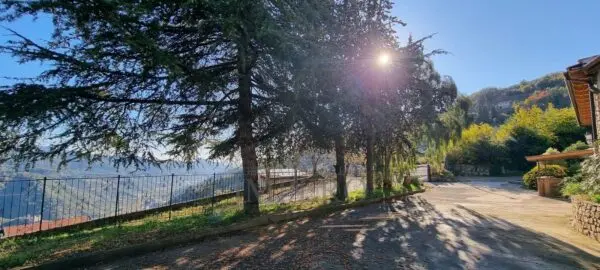 Villa Trifamiliare strada Provinciale, Dolceacqua