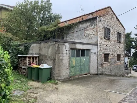 Casale via Della Madonna, Altino