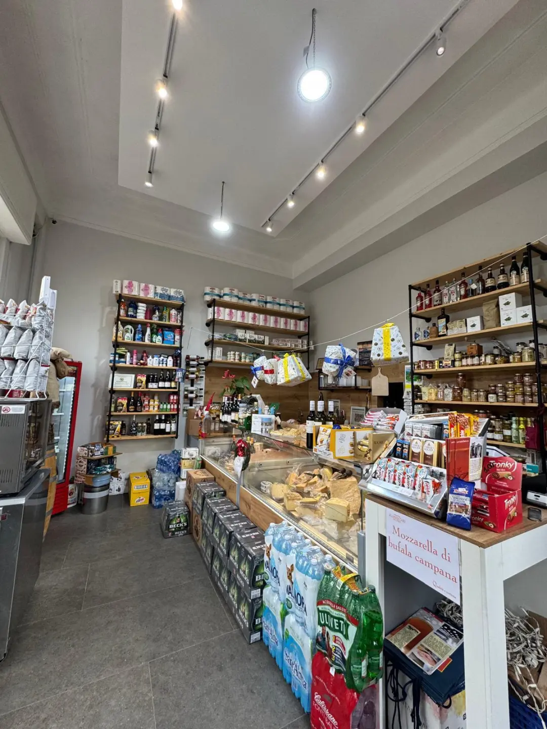 Immagine per Alimentare in vendita a Sanremo corso Giuseppe Mazzini 12