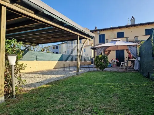 Villa Bifamiliare via Della Santissima Annunziata, Lucca