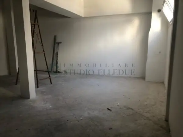 Capannone via Manzoni 161 a, Bari