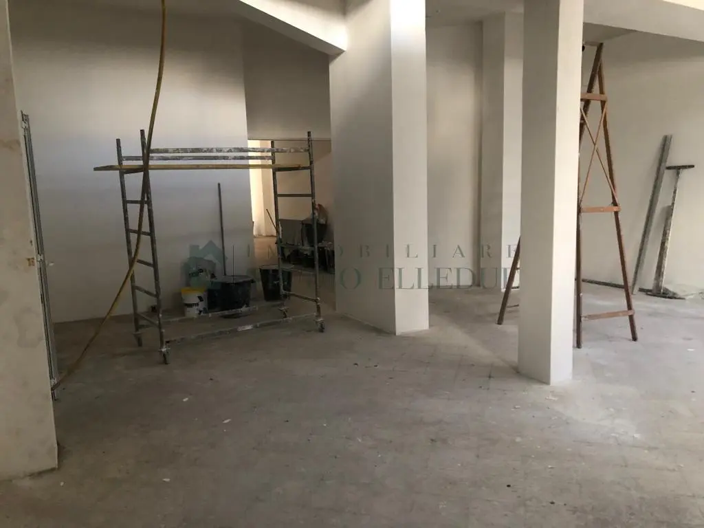 Immagine per Capannone in vendita a Bari via Manzoni 161 a 