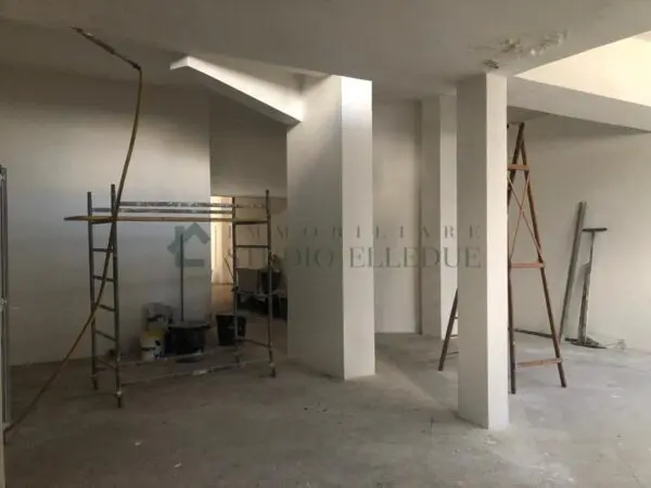 Capannone via Manzoni 161 a, Bari