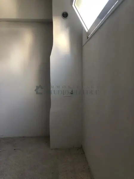 Capannone via Manzoni 161 a, Bari