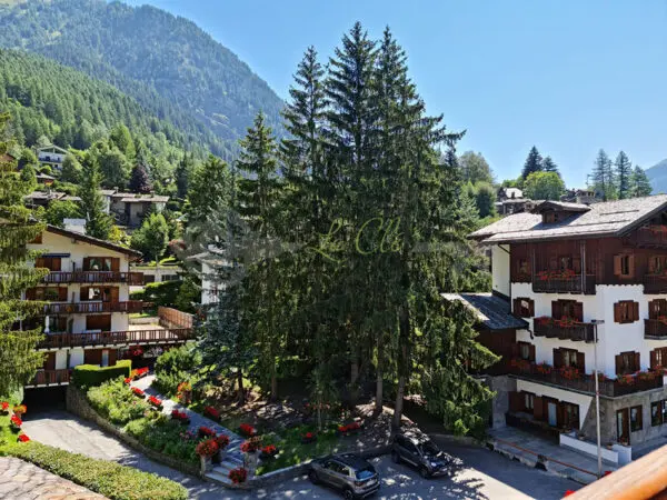 Trilocale strada Regionale 41, Courmayeur