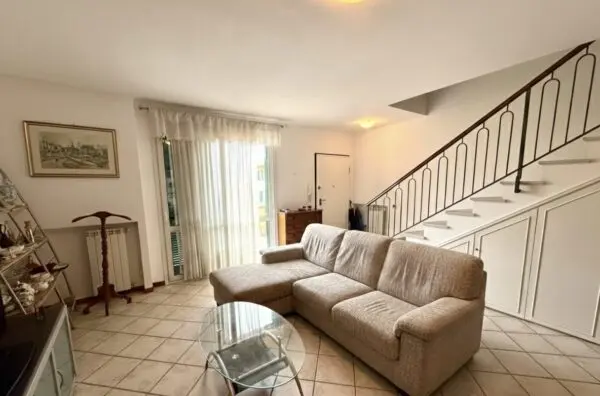 Villa A Schiera via San Francesco, Taggia