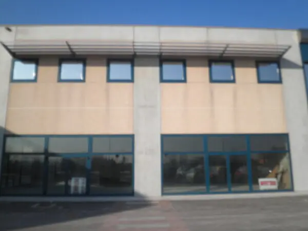 Immagine per Laboratorio in vendita a Tribano viale Spagna 2