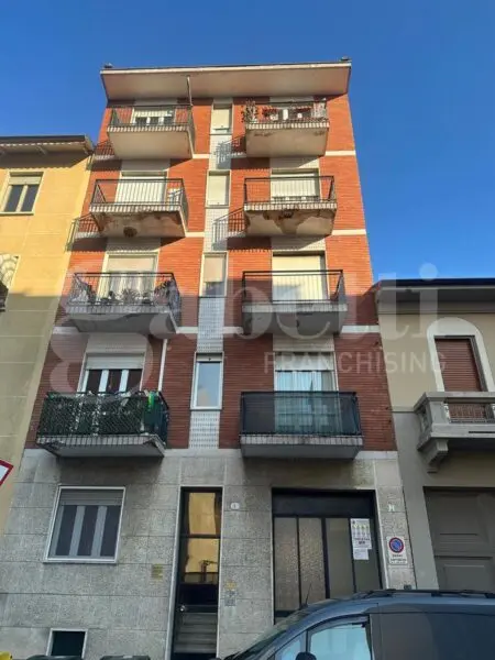 Appartamento via Rimini 1, Torino