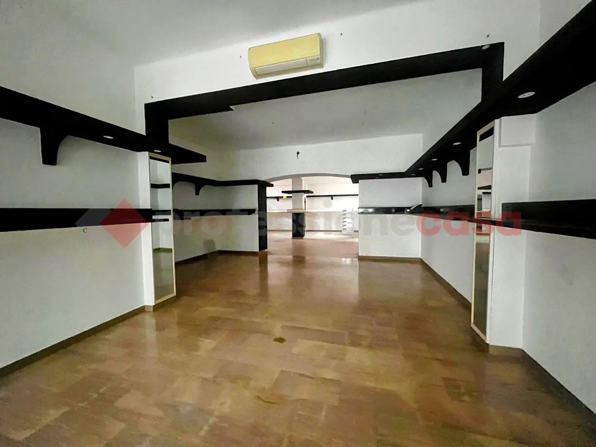 Immagine per Negozio in affitto a Verona viale Spolverini 53