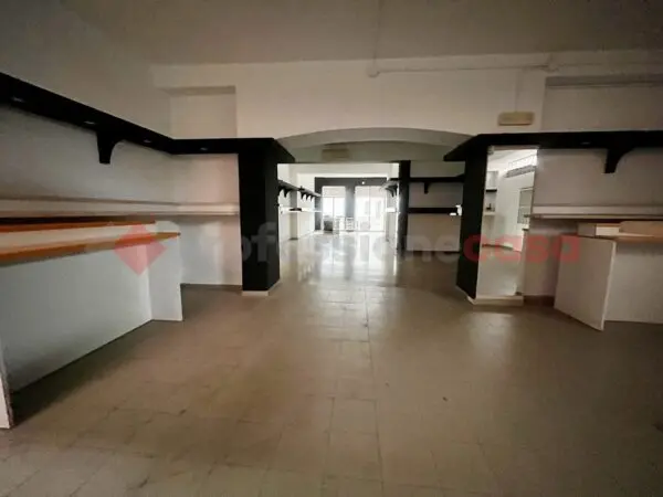 Negozio viale Spolverini 53, Verona