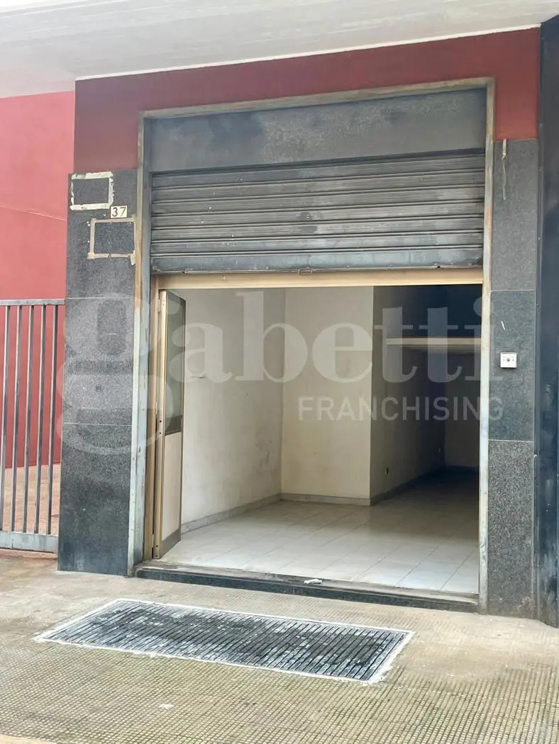 Immagine per Negozio in vendita a Barletta via Timavo