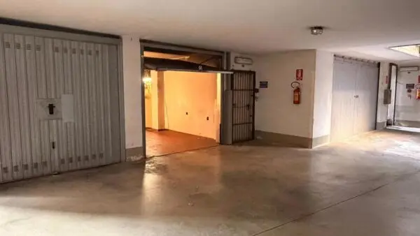 Box - Posto Auto Parella, Torino