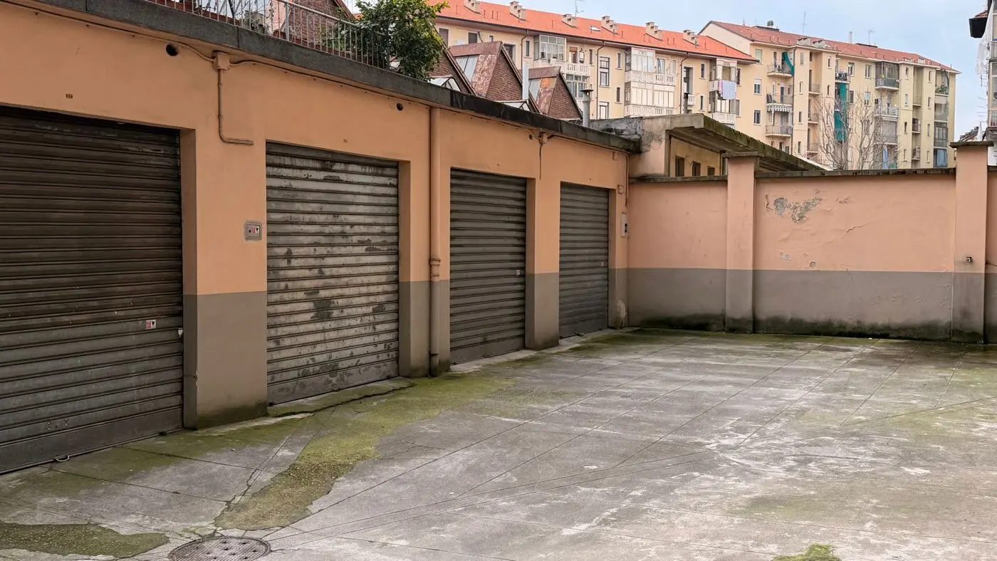 Immagine per Box - Posto auto in vendita a Torino corso Emilia 40