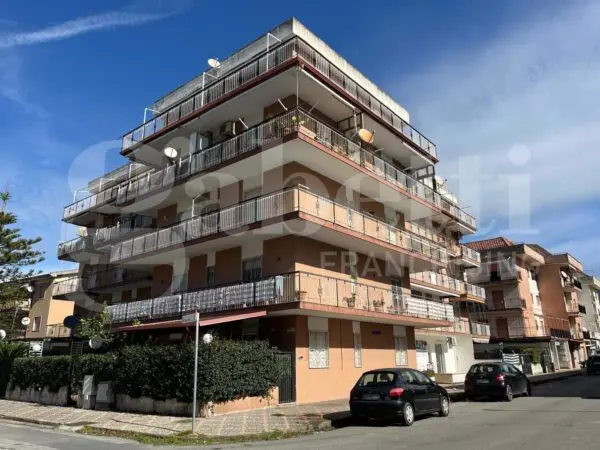 Appartamento viale Della Repubblica 15, Scalea