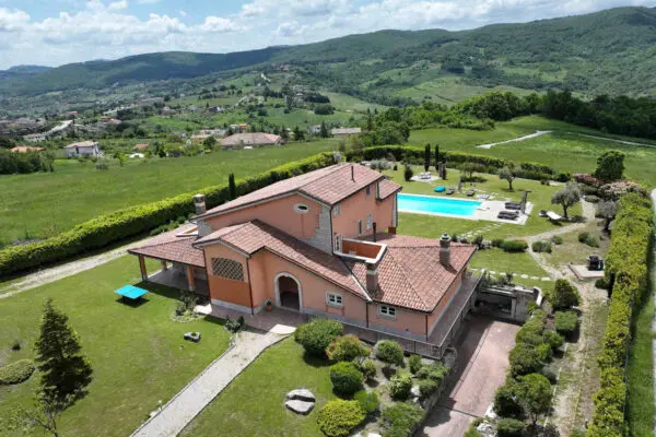 Villa strada Comunale Per Oratino, Oratino