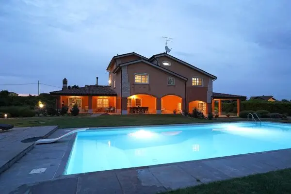 Villa strada Comunale Per Oratino, Oratino