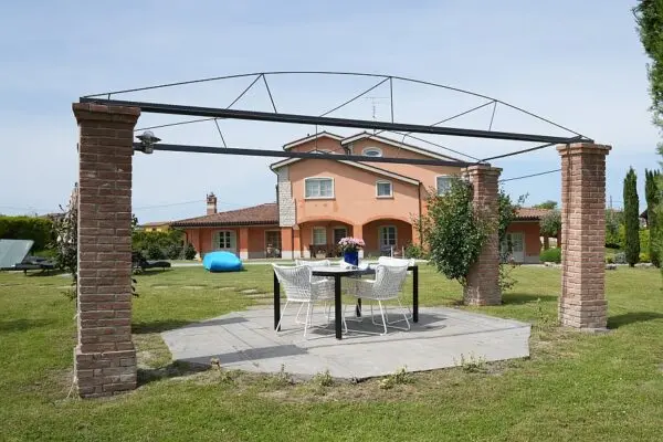 Villa strada Comunale Per Oratino, Oratino
