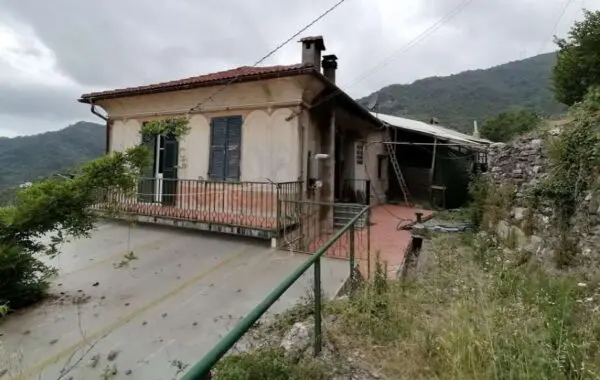 Appartamento via Località Pezza, Neirone