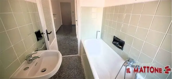 Appartamento via Campomorone, Genova