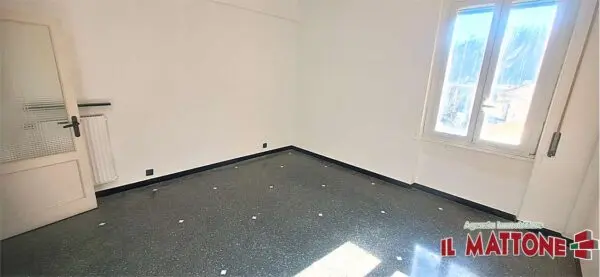 Appartamento via Campomorone, Genova