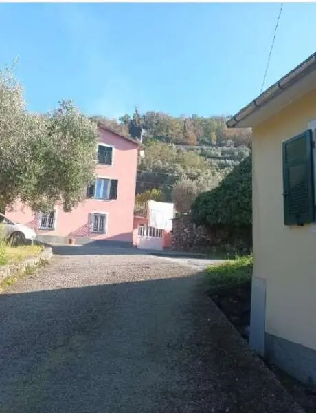 Appartamento via Piane 65, Neirone
