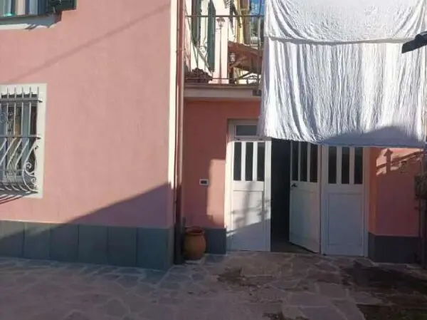 Appartamento via Piane 65, Neirone