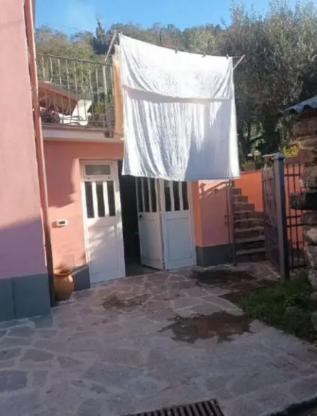 Appartamento via Piane 65, Neirone