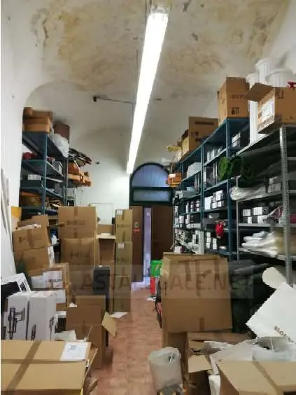 Magazzino via Pollupice 37, Finale Ligure