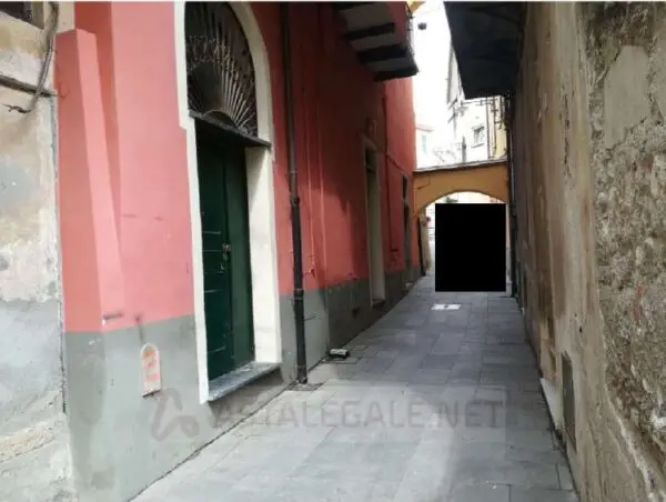 Magazzino via Pollupice 39, Finale Ligure