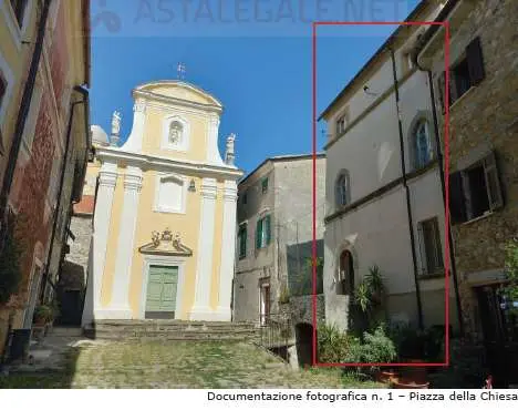 Appartamento piazza Della Chiesa 12, Luni