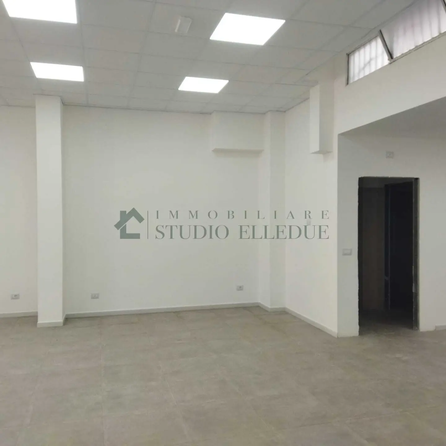 Immagine per Negozio in vendita a Bari via Francesco Petrelli 6
