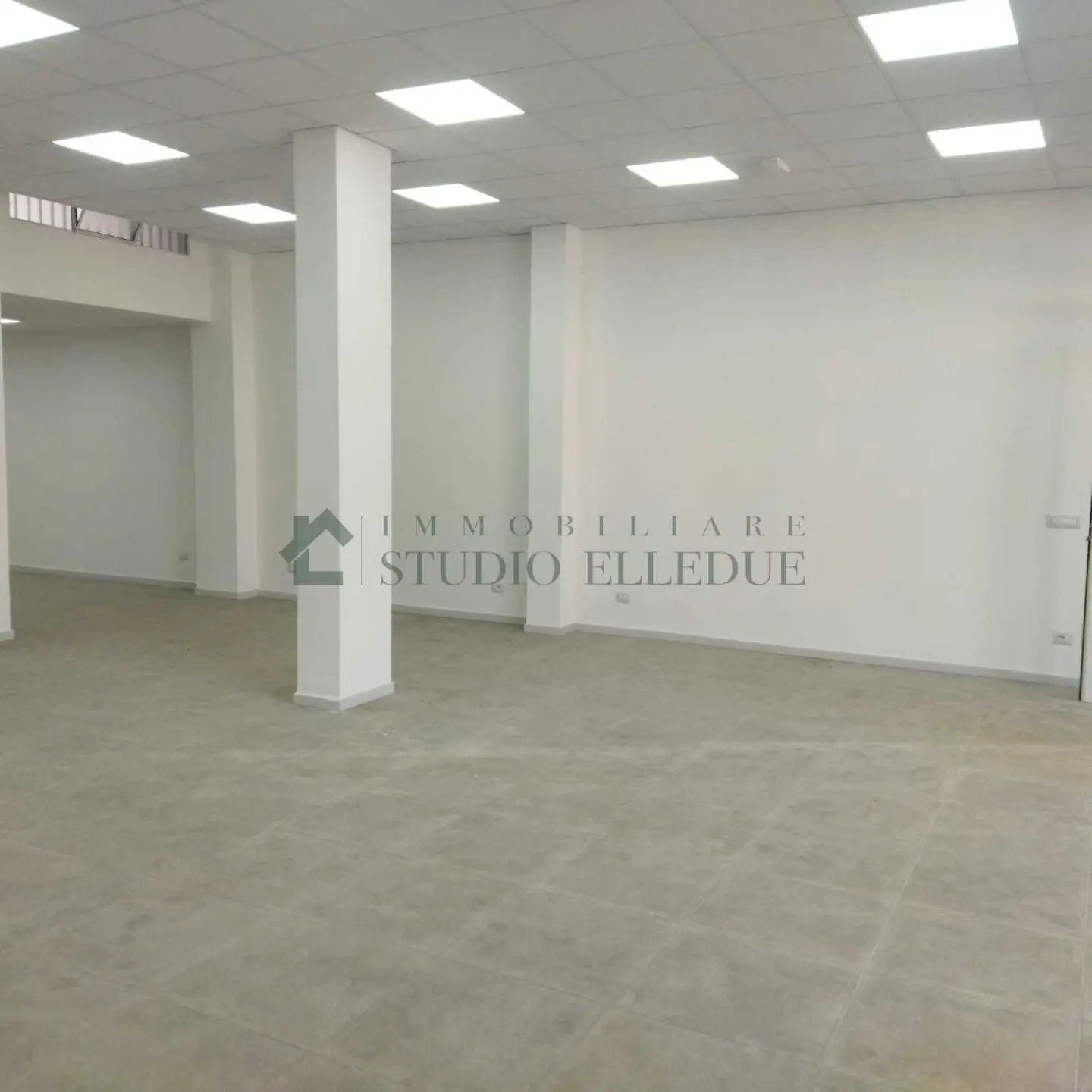 Immagine per Negozio in vendita a Bari via Francesco Petrelli 6