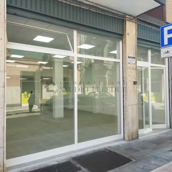 Negozio via Francesco Petrelli 6, Bari