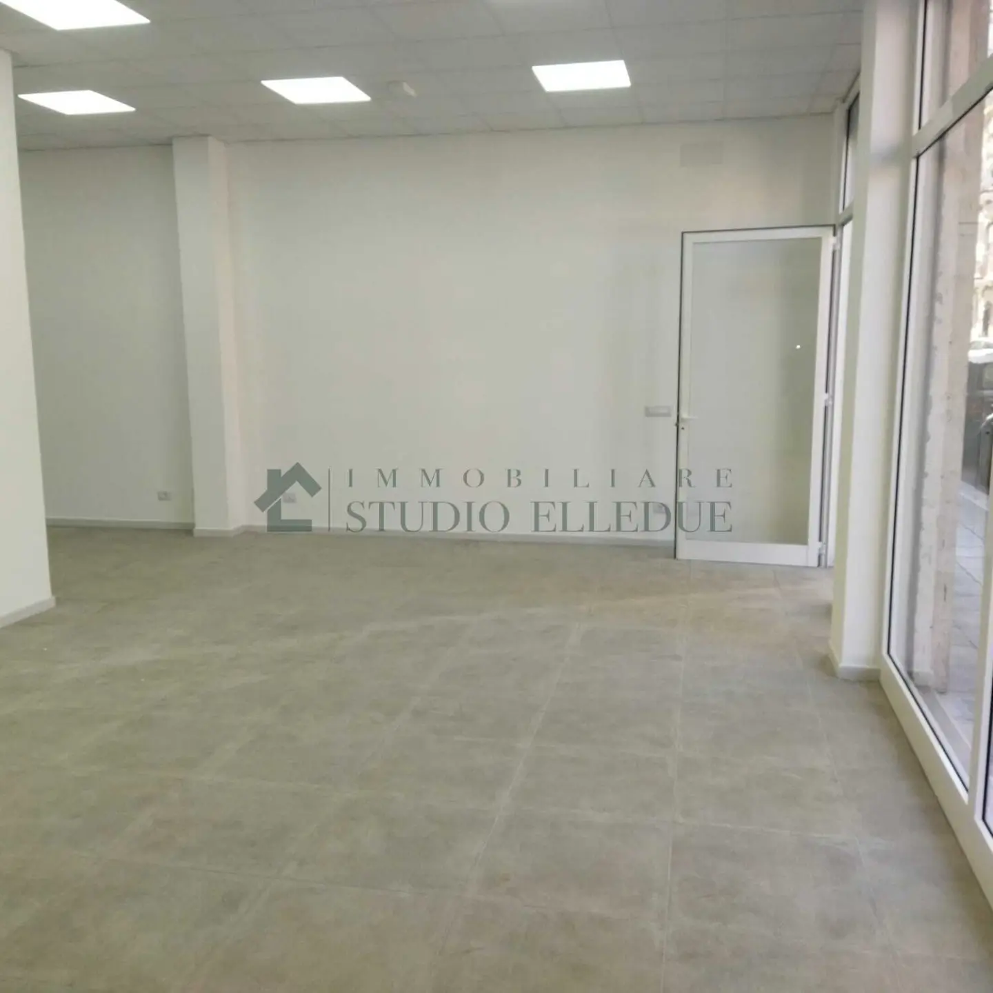 Immagine per Negozio in vendita a Bari via Francesco Petrelli 6